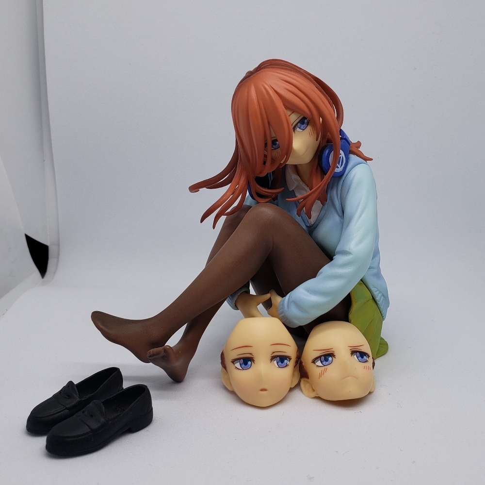 KOTOBUKIYA Miku Nakano 1/8 Scale Figure The Quintessential Quintuplets